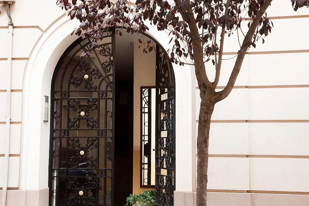 Charming & Quiet Park Guell Apartment Барселона Испания