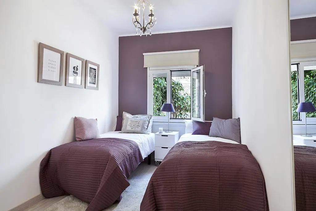 Charming & Quiet Park Guell Apartment Барселона