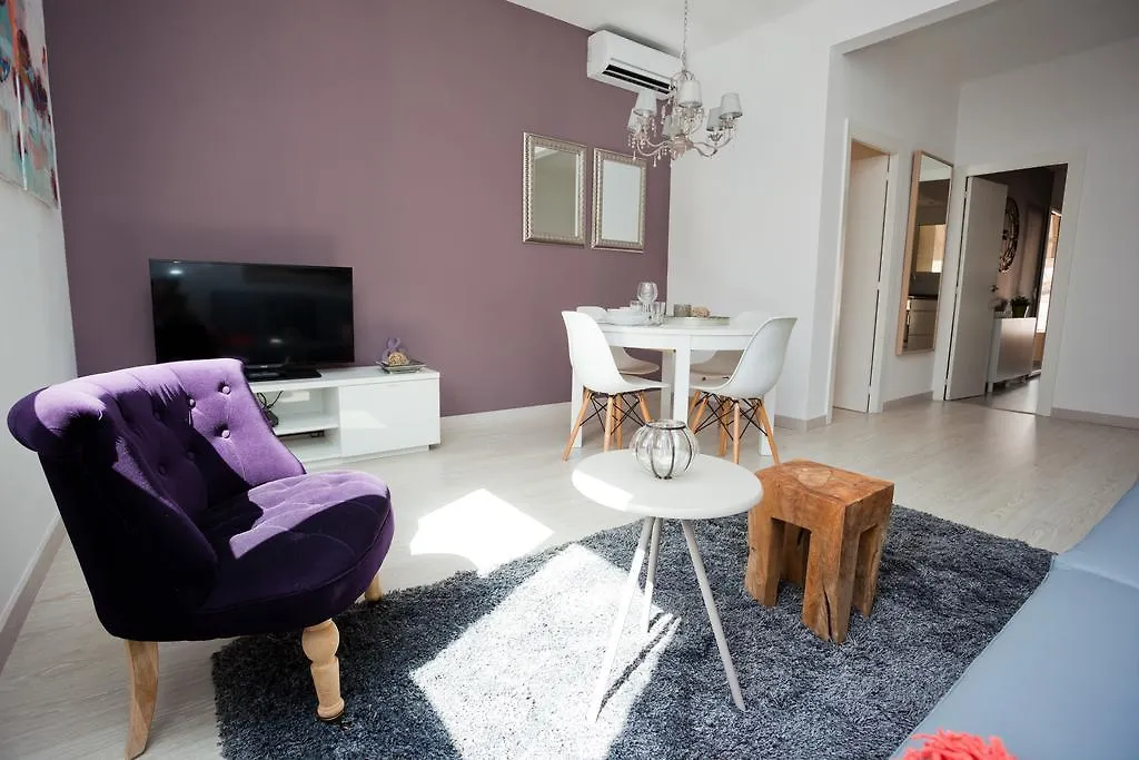 Charming & Quiet Park Guell Apartment Barcelona 0*,