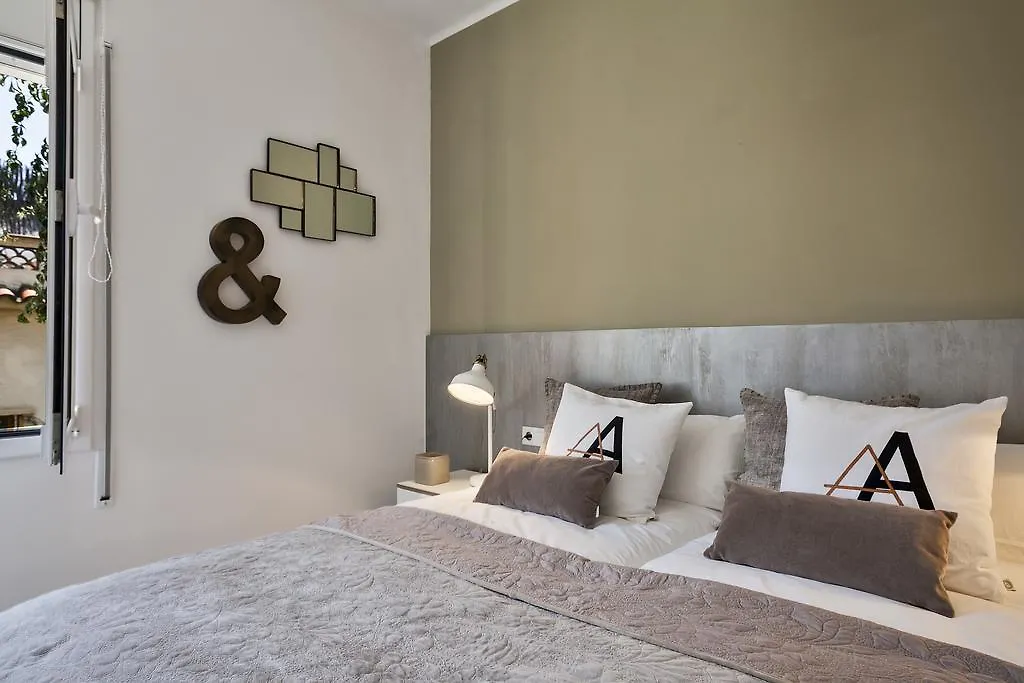 Charming & Quiet Park Guell Apartment Barcelona Spain